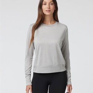 Vuori Women's Light Heather Gray Daydream Crew